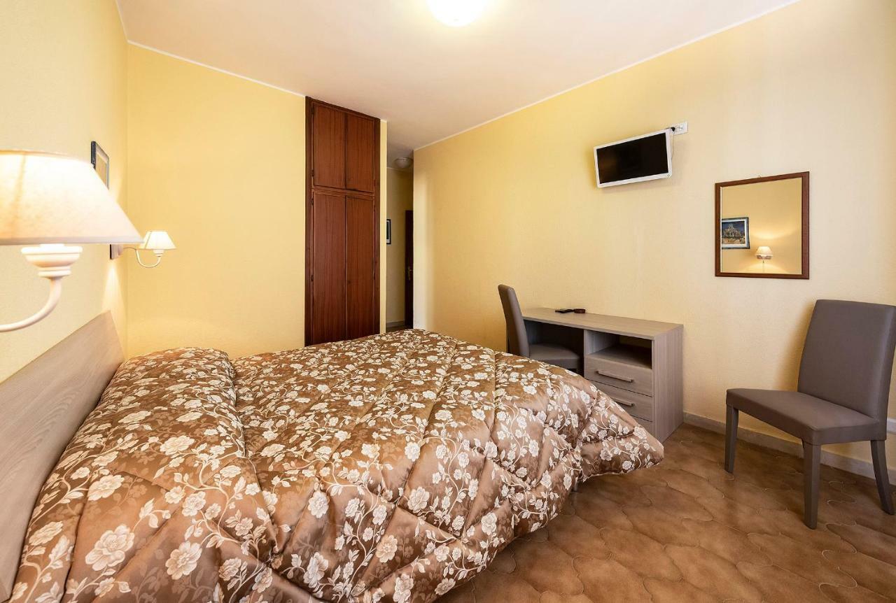 Hotel Aurelia Tarquinia Extérieur photo